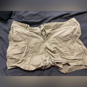 tan cargo shorts with buttons